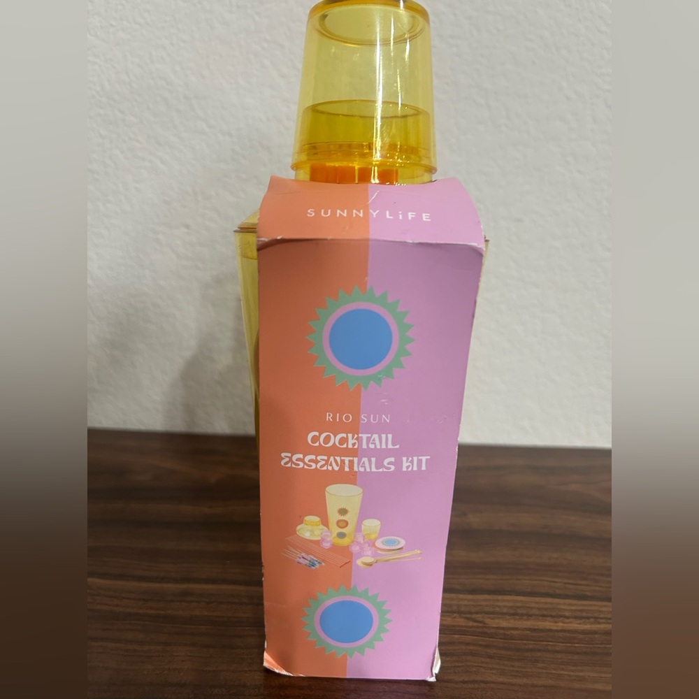 Sunnylife Rio Sun Cocktail Essentials Kit - Pink and Yellow